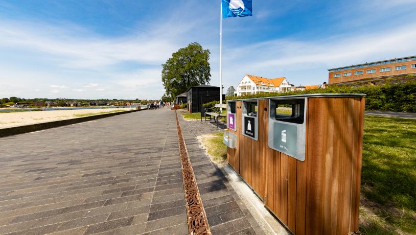Affaldssortering ved blå flag strand