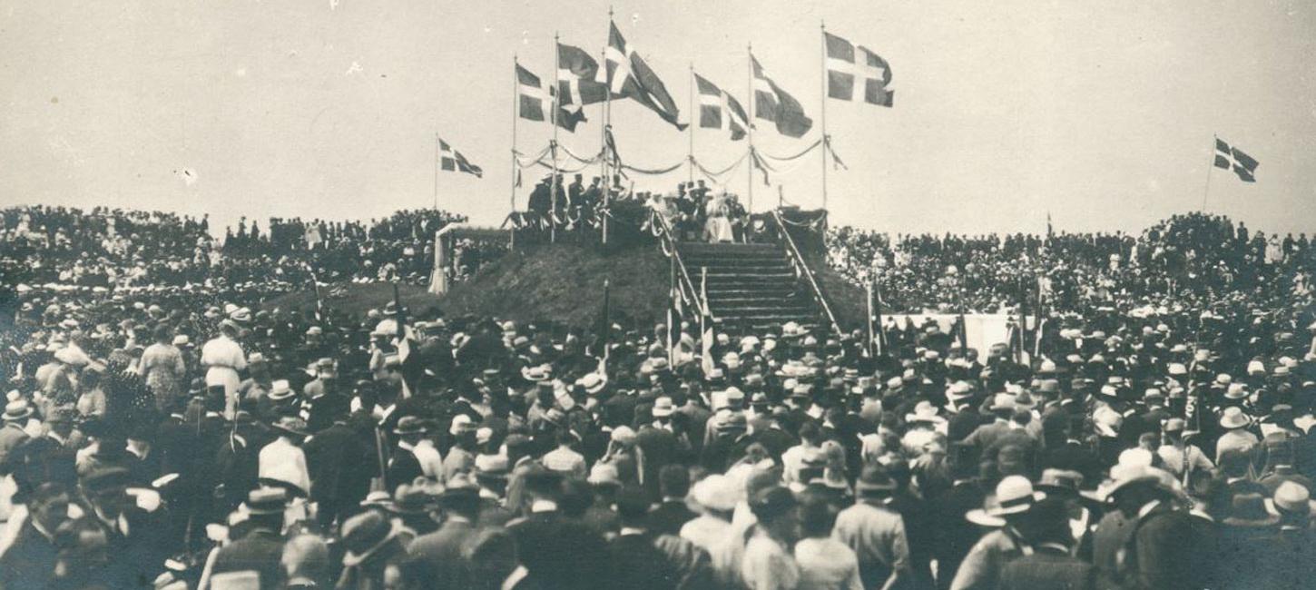 Archieffoto van het Herenigingsfeest in 1920 op Dybbøl Banke