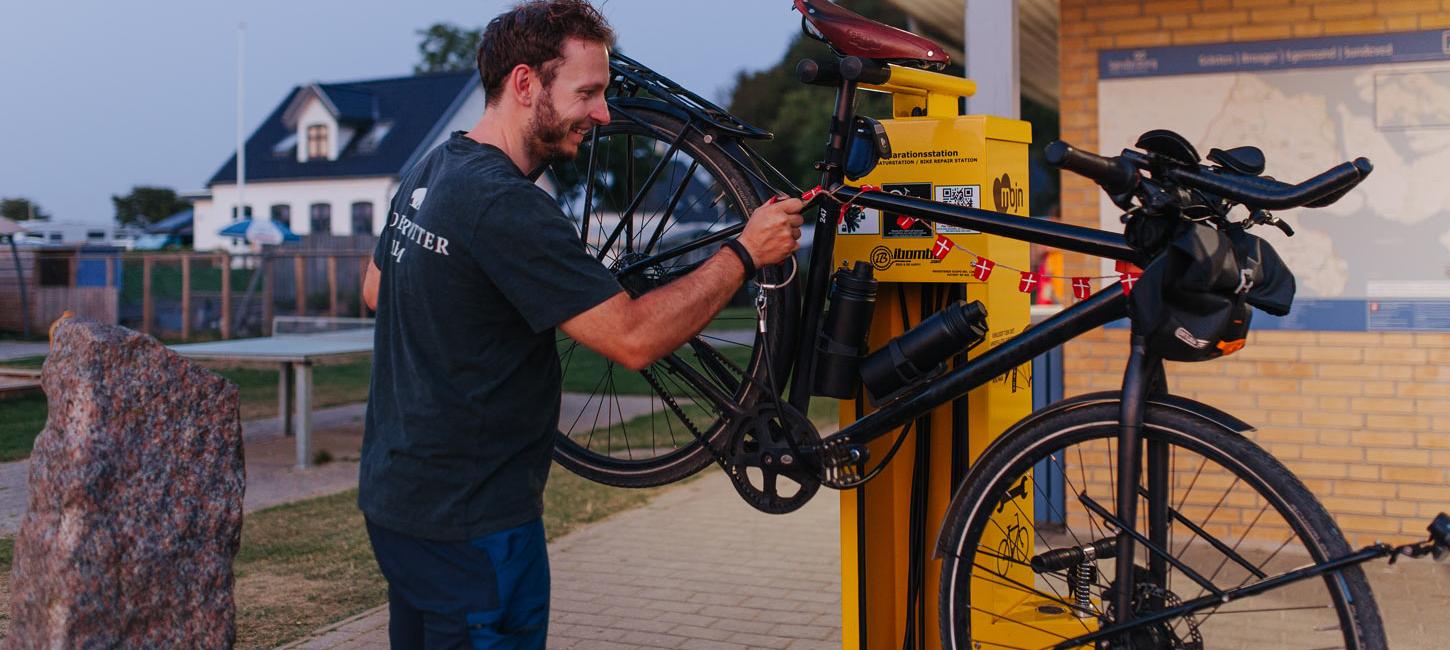 Bike Station in gebruik op Gammelmark Strand Camping