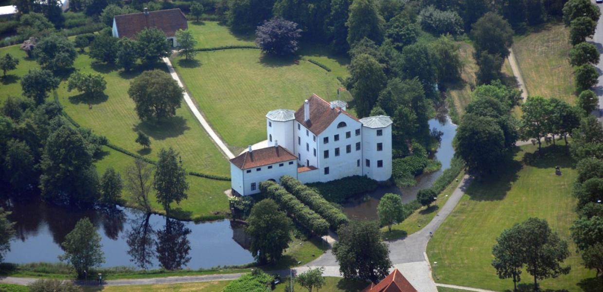 Luftfoto af Brundlund Slot
