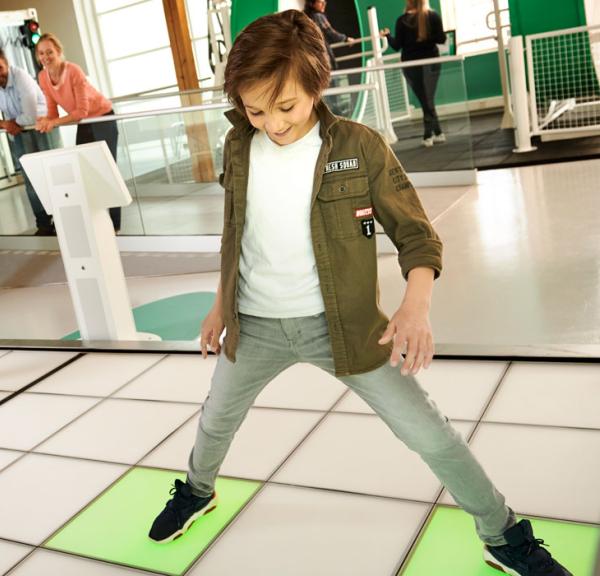 Kinderen spelen in het testlab van Universe Science Park