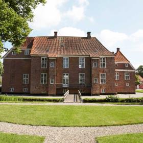 Gram Slot set fra slotsparken