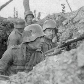 Zuid-Jutse soldaten in de loopgraven tijdens de Eerste Wereldoorlog - mogelijk Verdun