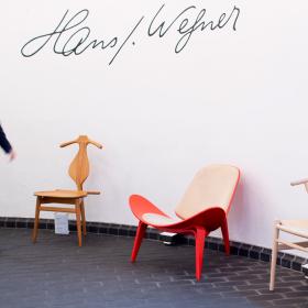 Stoelen van Hans Wegner in de watertoren van Tønder