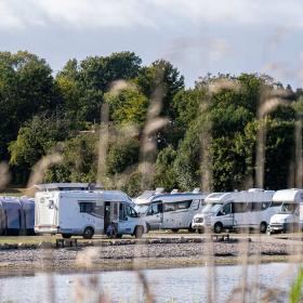 Campers op Lærkelunden Camping